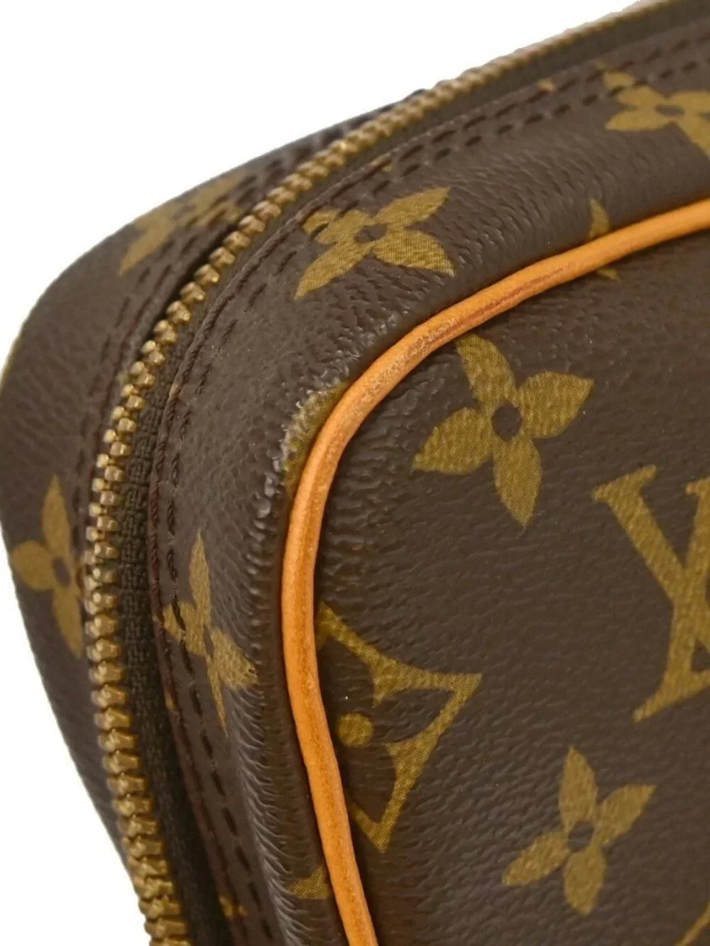 LOUIS VUITTON PORTE DOCUMENTS VOYAGE HANDBAG
